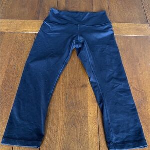 Lulu Lemon cropped Black Leggings